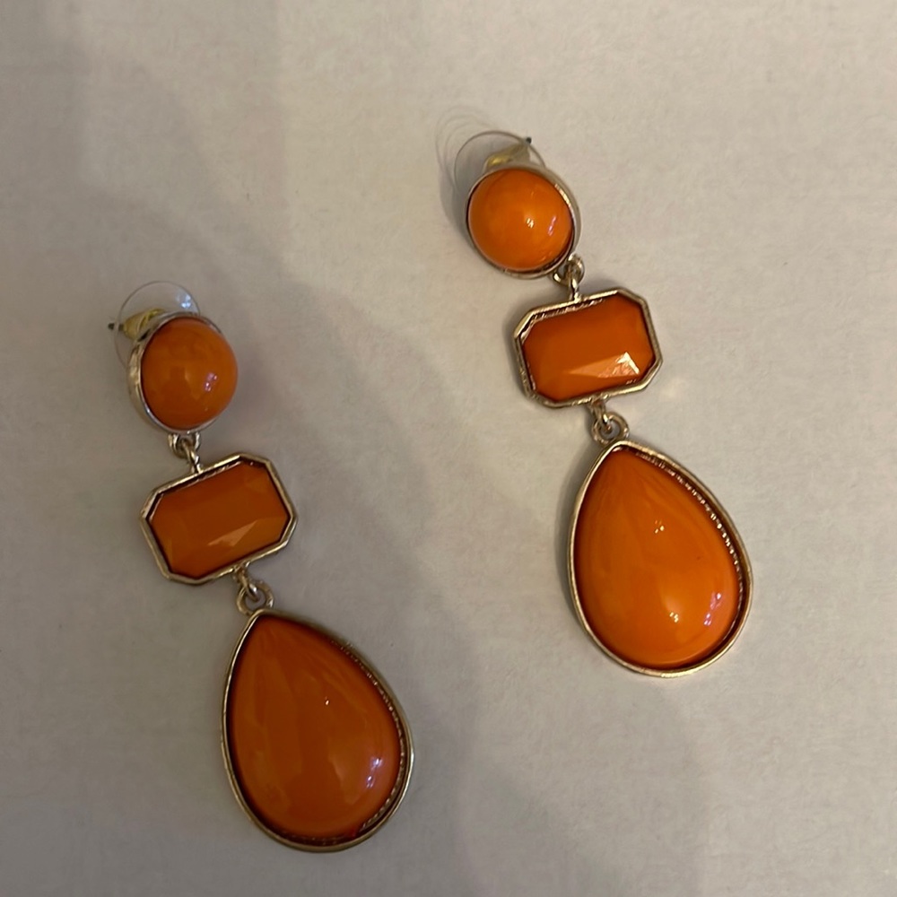 Dangle earrings